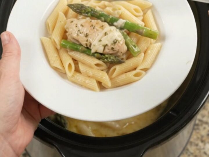 Slow cooker chicken and asparagus in creamy mozzarella sauce