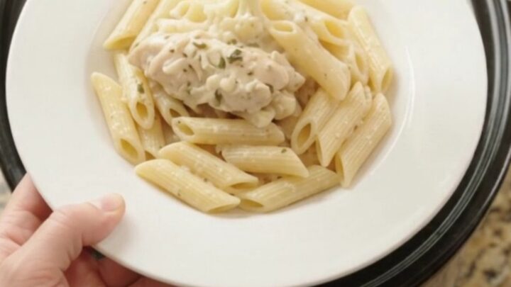 Slow cooker chicken tenders with cauliflower in a creamy mozzarella sauce
