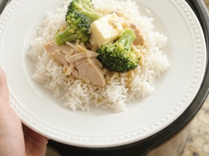 Slow cooker turkey breast and broccoli in a creamy cheddar sauce, ready to serve