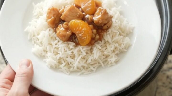 Glazed chicken bites with mandarin oranges in a slow cooker