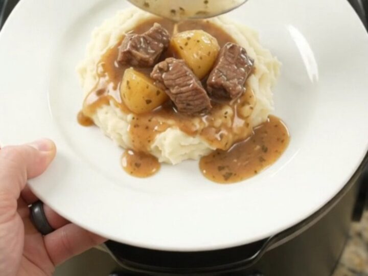 Slow cooker sirloin tips and potatoes in garlic-herb butter au jus