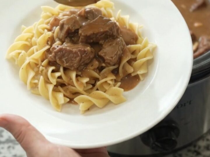 Slow cooker sirloin tips with broccoli and mushrooms in sour cream gravy