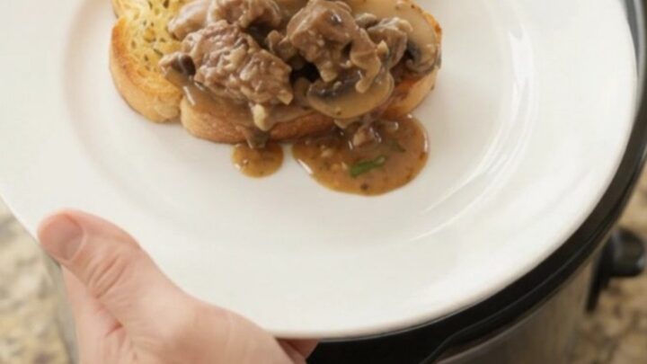 Slow-cooker sirloin tips in a creamy Gruyère sauce with mushrooms and shallots, served on toasted brioche.