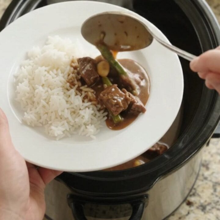 Slow cooker sirloin tips and asparagus in bourbon gravy