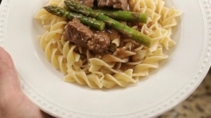 Slow cooker sirloin tips and asparagus in creamy gravy