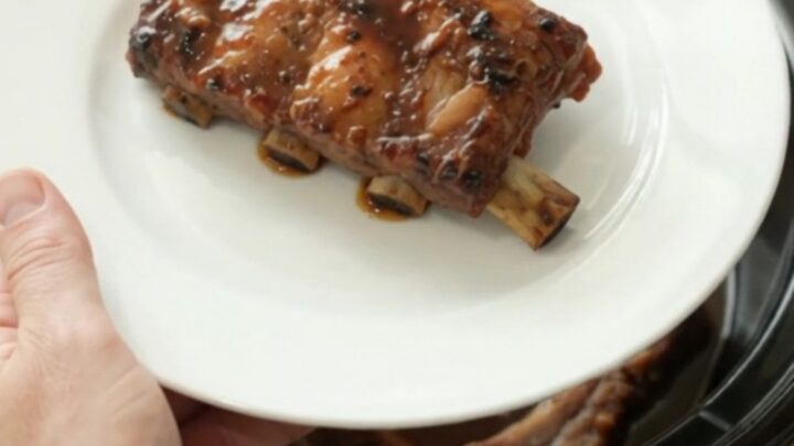 Slow-cooker baby back ribs glazed with molasses garlic sauce