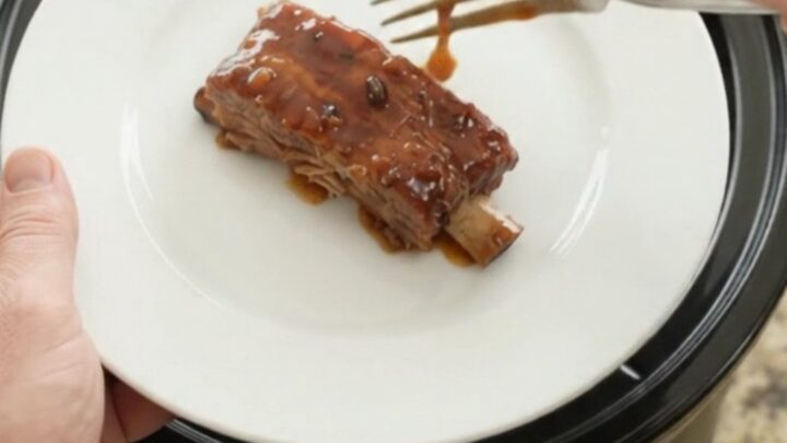 Slow cooker apple cider molasses country pork ribs with apples and glaze