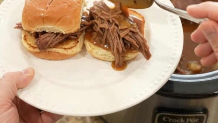 Shredded beef with sweet peppers in brown gravy, served on toasted brioche slider buns