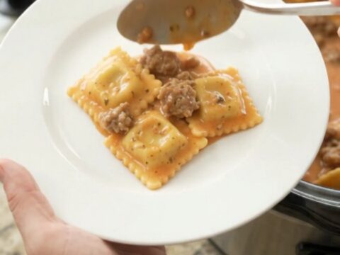 Slow cooker Boursin sausage vodka ravioli with melted fontina and creamy pink sauce