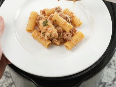Bubbling slow cooker rigatoni with chicken and melted cheese