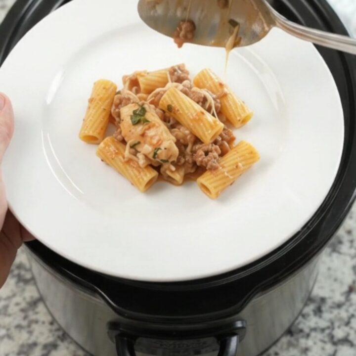 Bubbling slow cooker rigatoni with chicken and melted cheese