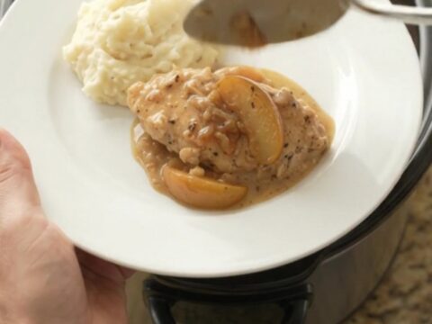 Slow cooker turkey cutlets with apples and creamy sauce