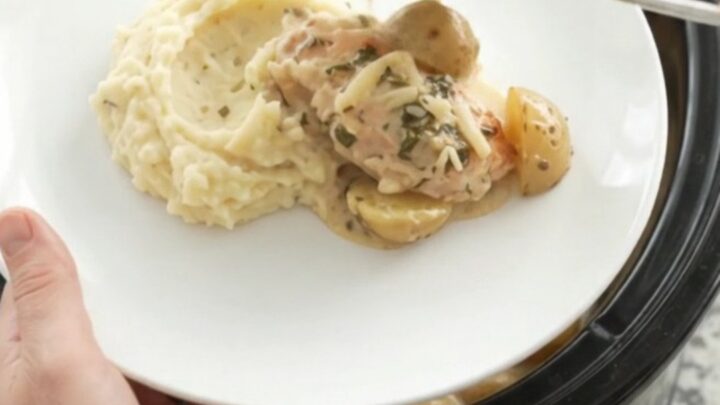 Slow cooker chicken and potatoes in creamy Gruyère sauce