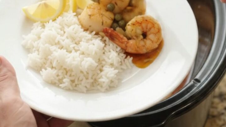 Slow cooker bayou butter lemon capers sea scallops with shrimp in a rich red sauce